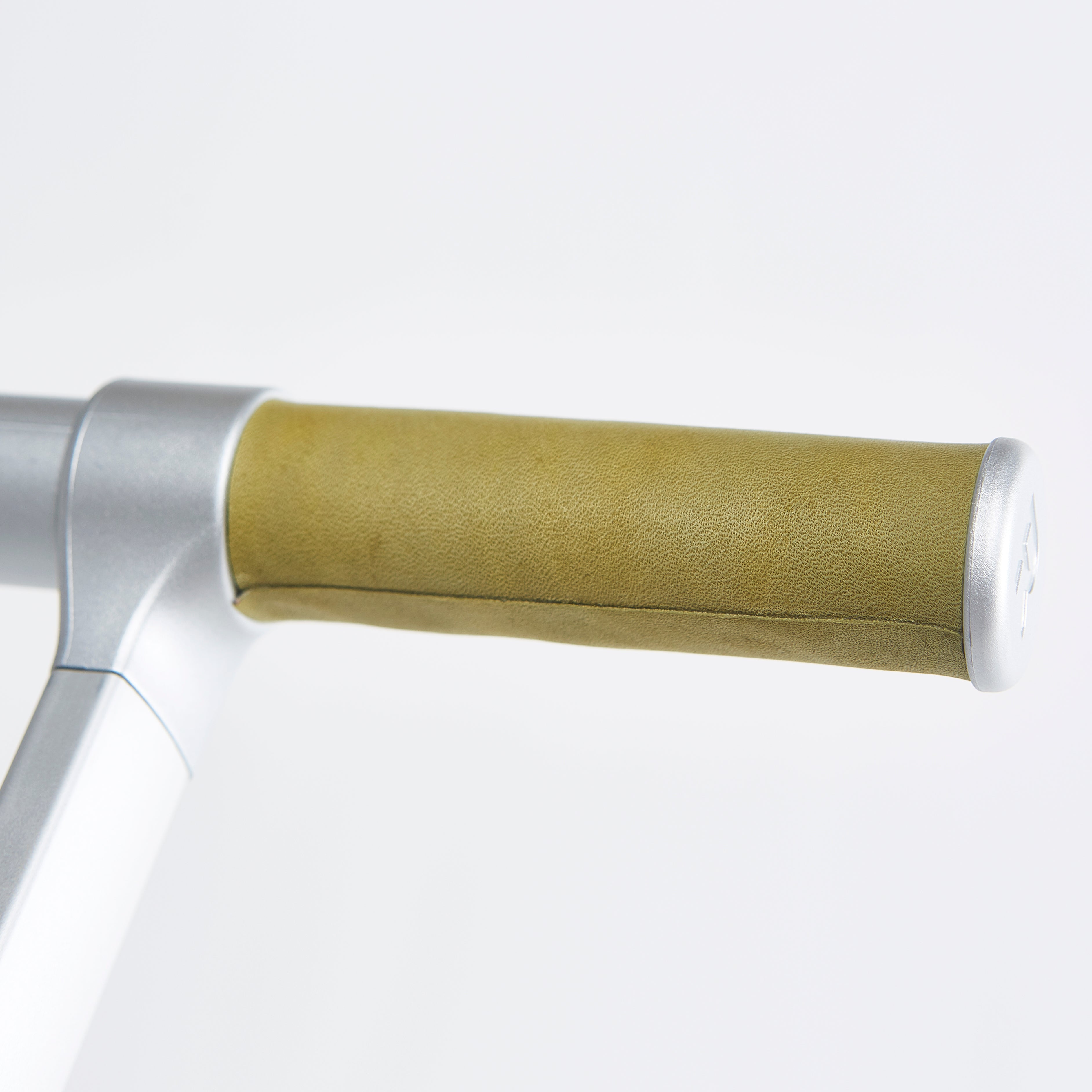 R TRUNK TT HANDLE™ LEATHER | R TRUNK | RAWROW.TOKYO